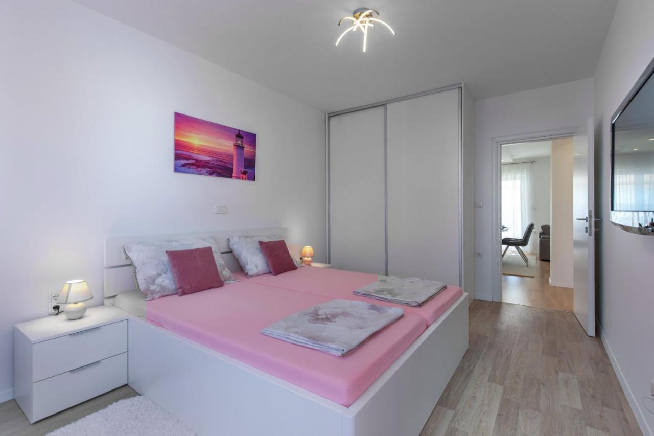 Apartmani Nicol Crikvenica Buitenkant foto